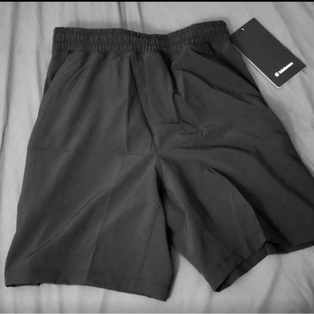 Lululemon Pace Breaker LL 7" Shorts - Black M